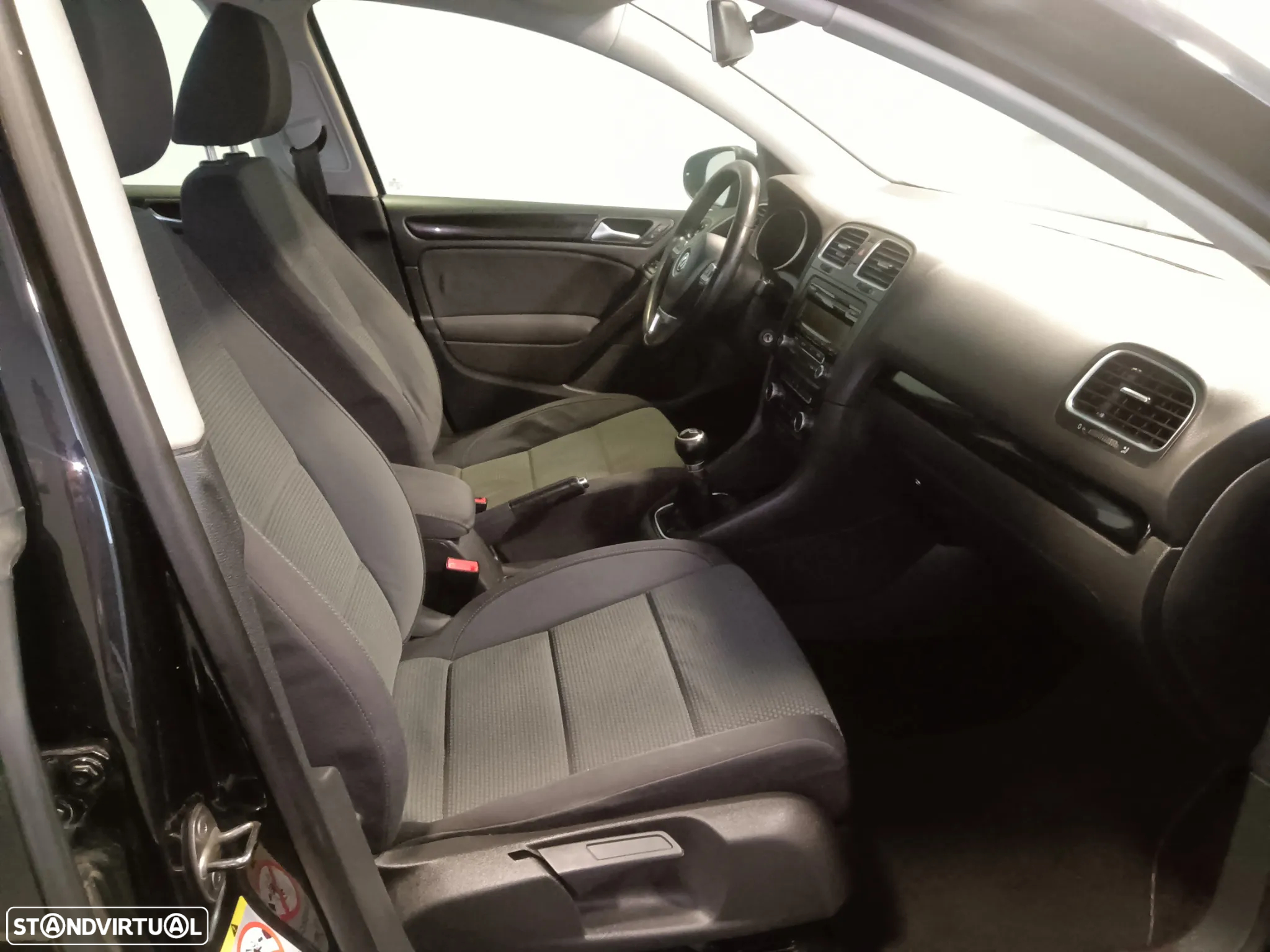 VW Golf 1.6 TDi Confortline - 13