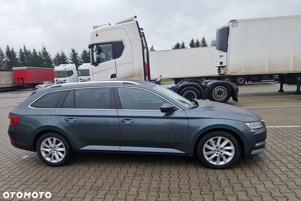 Skoda Superb 2.0 TDI SCR Ambition DSG - 3