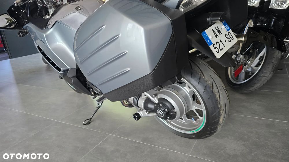 Kawasaki GTR - 23