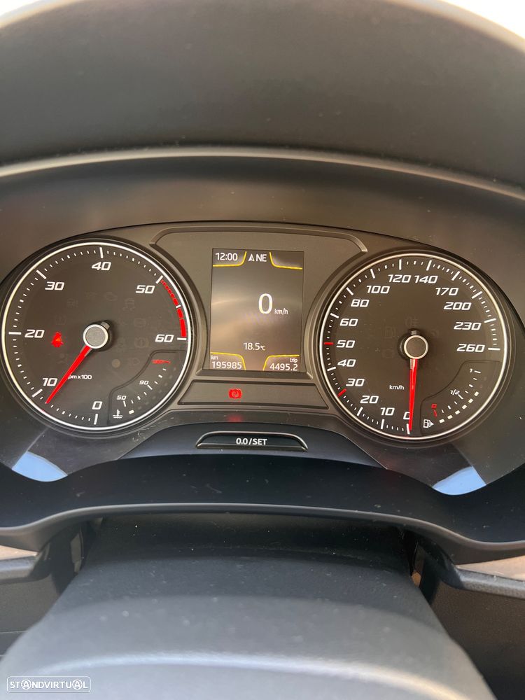 SEAT Leon 2.0 TDI DPF S&S FR - 12
