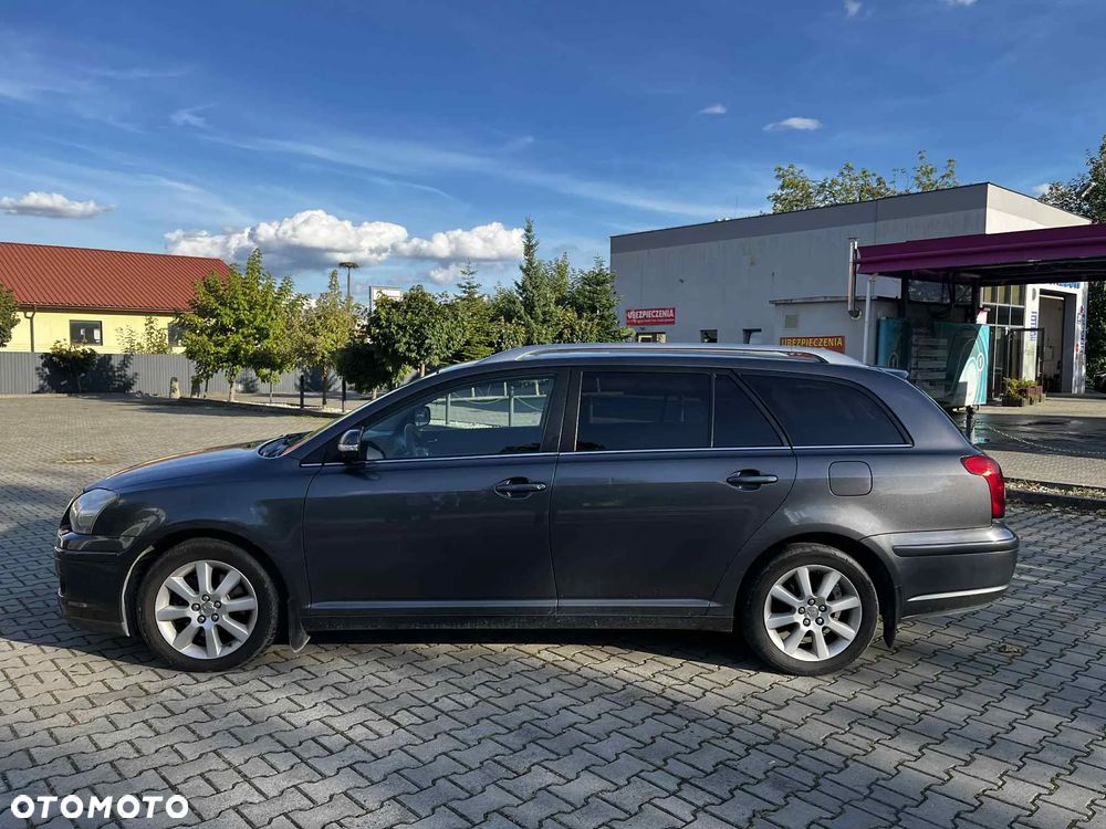 Toyota Avensis 2.0 D-4D Sol Premium - 2