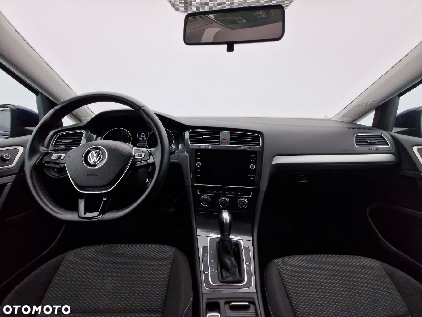 Volkswagen Golf - 18