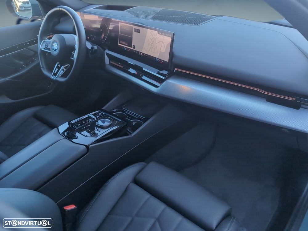 BMW 530 e xDrive Pack Desportivo M - 19