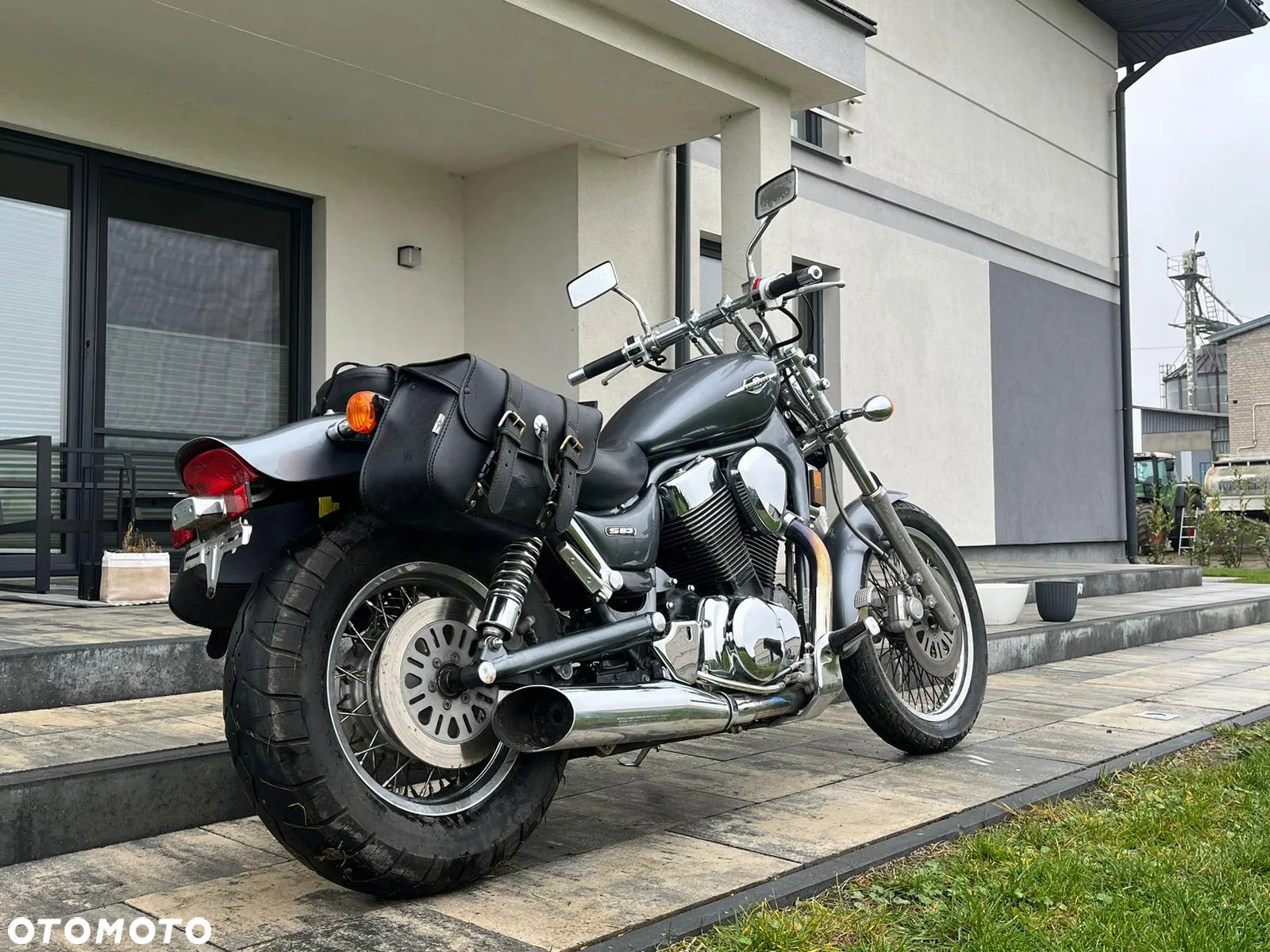Suzuki Intruder - 14