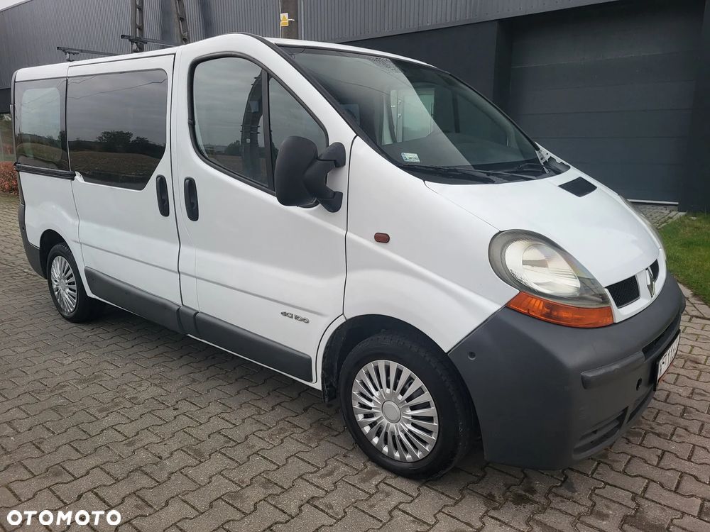 Renault Trafic dCi Passenger - 2