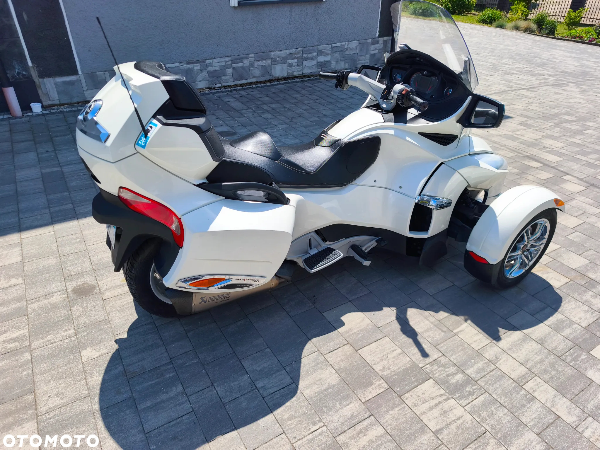 Can-Am Spyder - 11