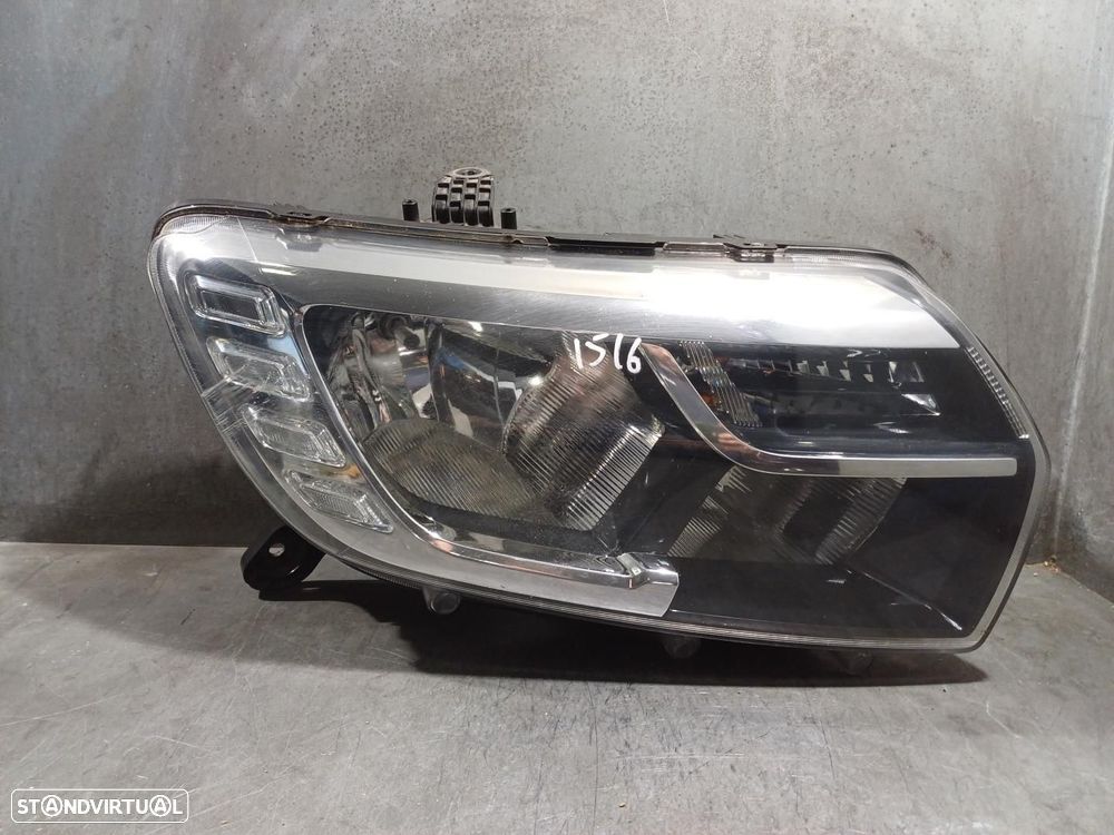 FAROL DIREITO DACIA SANDERO II - 1