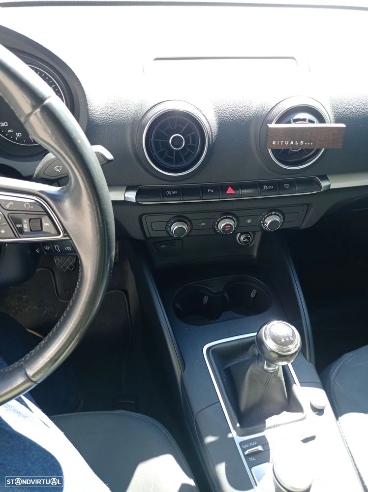 Audi A3 Sportback 1.6 TDI - 10