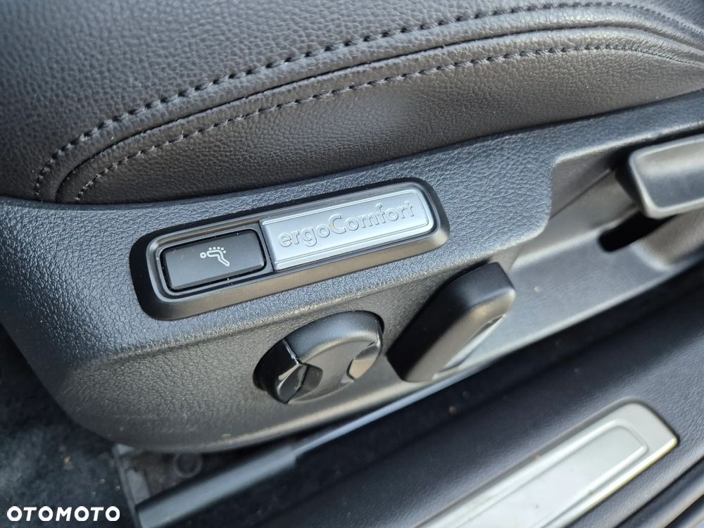 Volkswagen Passat 2.0 TDI Bi-Turbo BMT 4Mot Highline DSG - 11