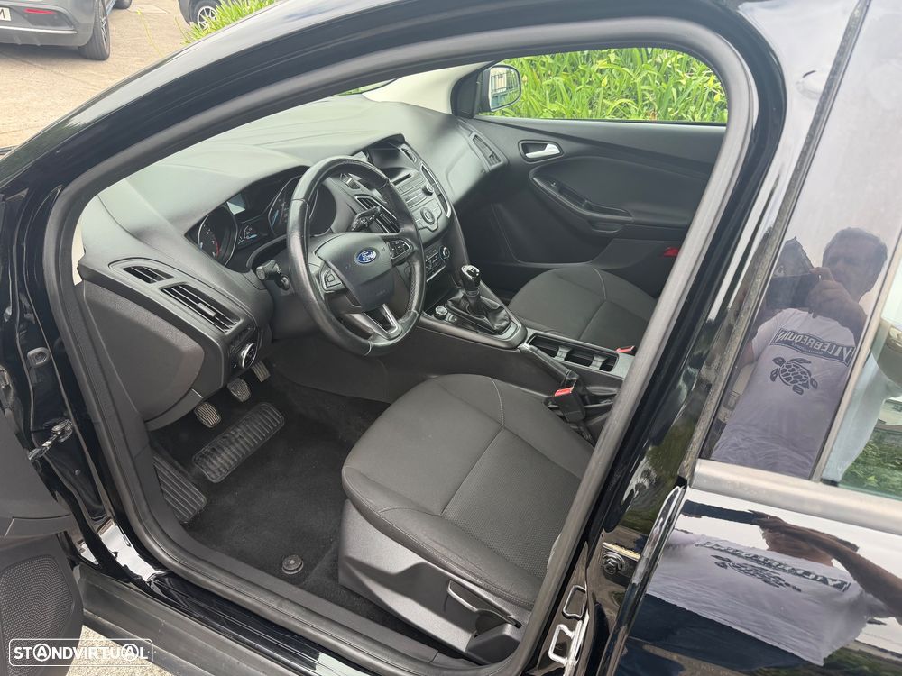 Ford Focus SW 1.0 EcoBoost S&S Titanium - 8