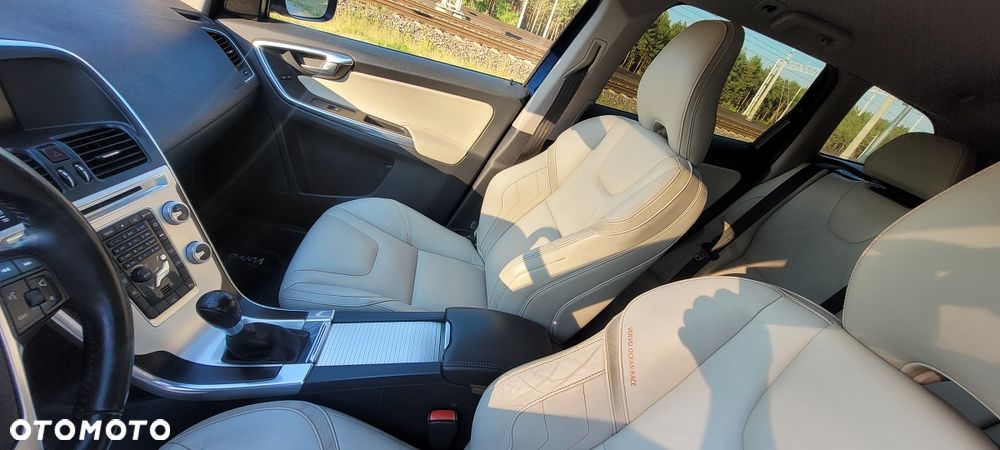 Volvo XC 60 D4 Base - 10