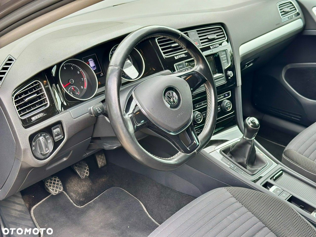 Volkswagen Golf VII 1.2 TSI BMT Trendline - 18