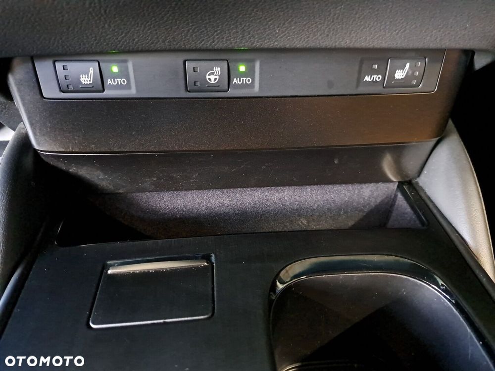 Lexus ES 300h Business Edition - 27