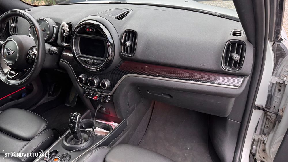 MINI Countryman Cooper D Premium Essential Auto - 6