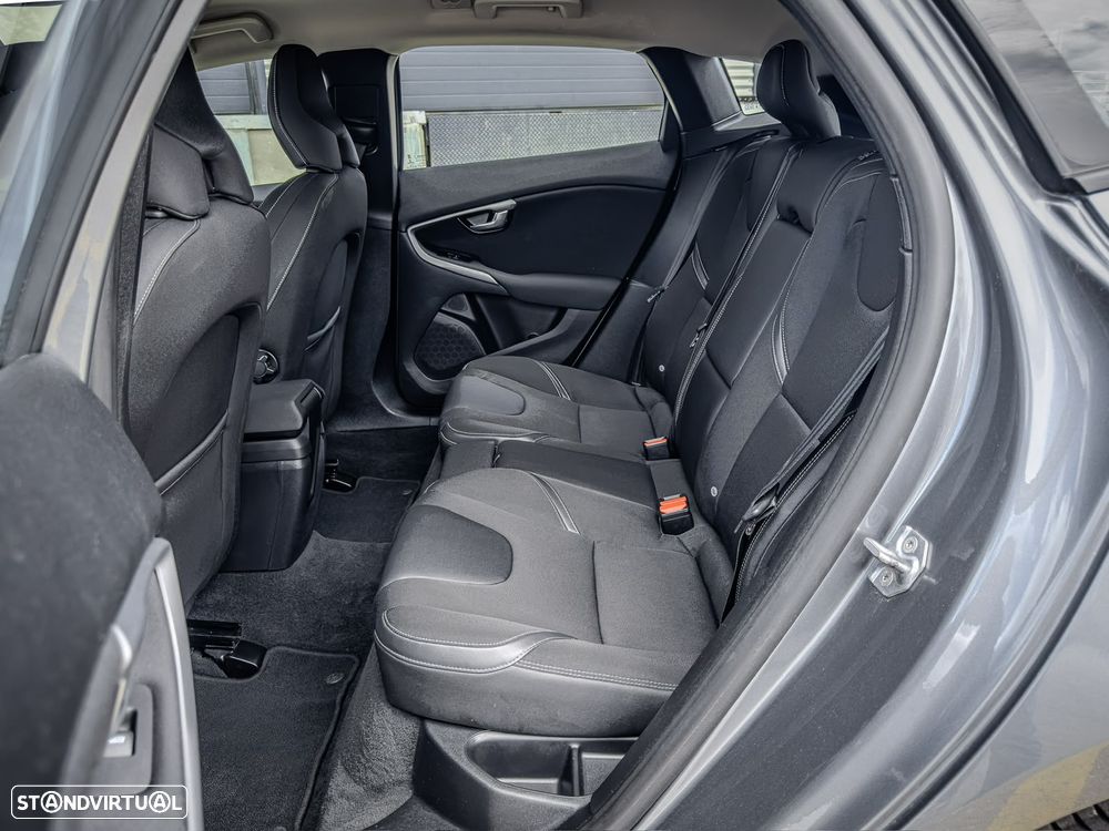 Volvo V40 1.5 T3 Sport Edition Plus Geartronic - 26