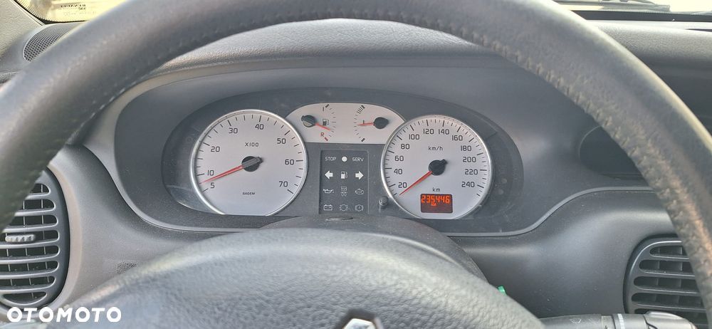 Renault Megane 1.4 RT 16V - 9