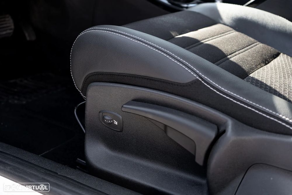 Renault Mégane Coupe Energy dCi 130 FAP Start & Stop Bose Edition - 12