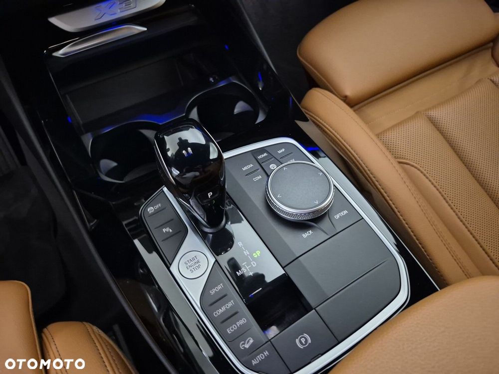 BMW X3 xDrive20d mHEV - 17