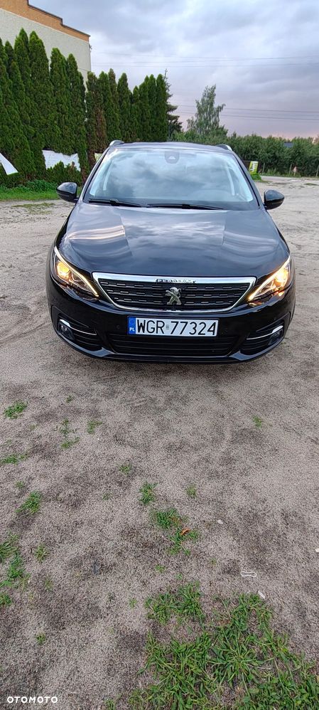 Peugeot 308 1.2 PureTech GPF Allure S&S - 17