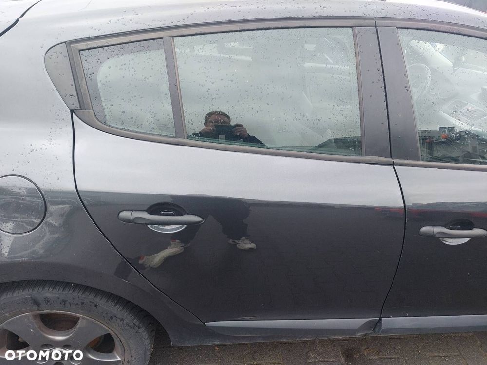 DRZWI KOMPLETNE PRAWY TYŁ RENAULT MEGANE III TEB66 - 1