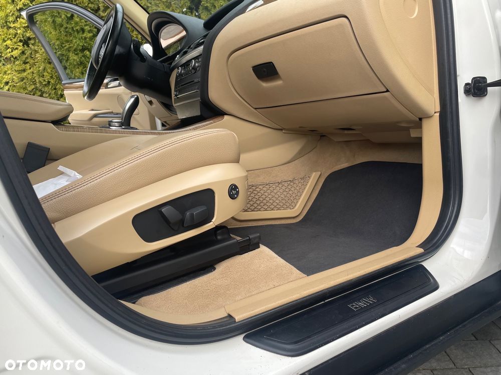 BMW X3 28i xDrive - 32