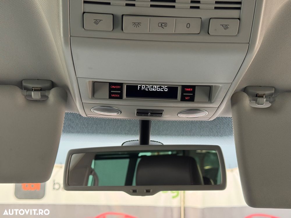 VOLKSWAGEN Multivan 2011 — imagine 12