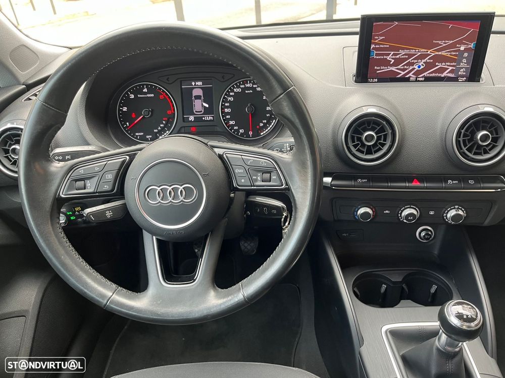Audi A3 Sportback 1.6 TDI Design - 24