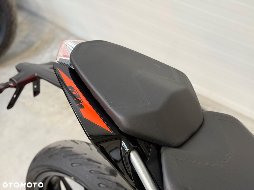 KTM Duke - 18