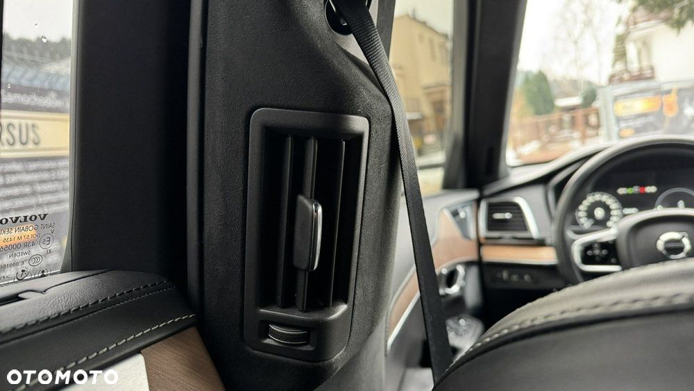 Volvo XC 90 - 24