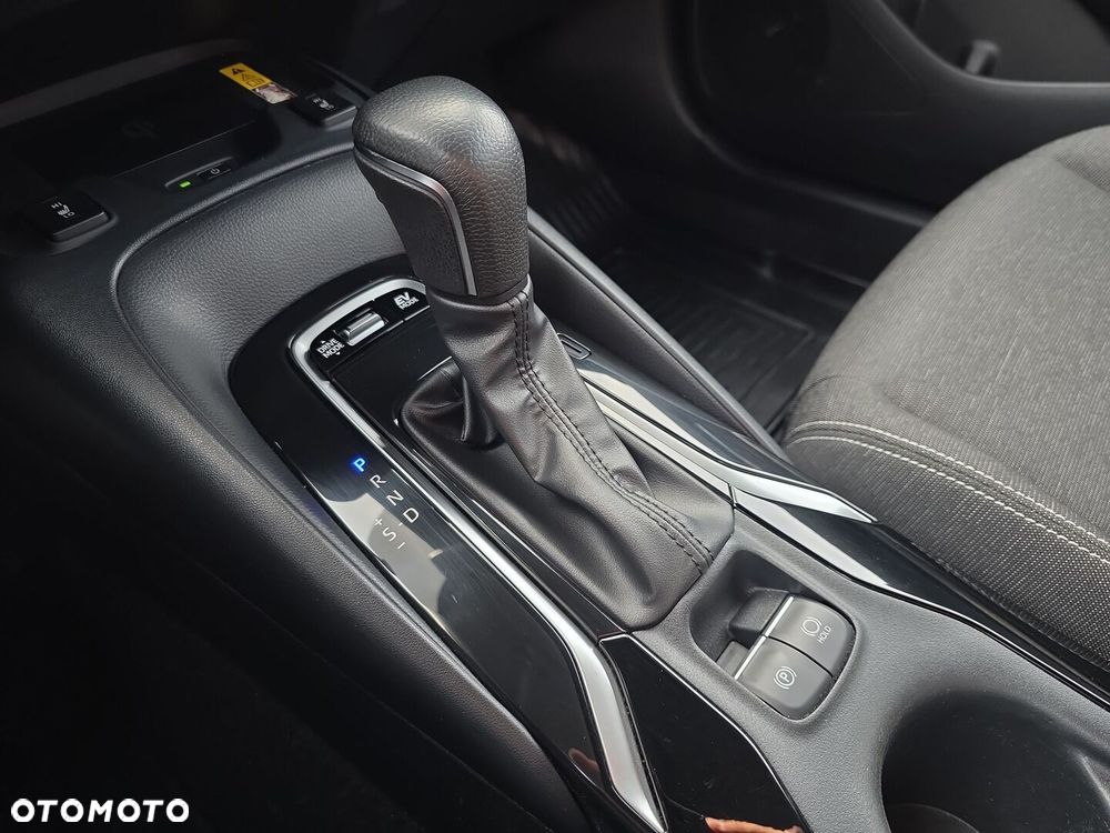 Toyota Corolla 2.0 Hybrid Comfort - 24