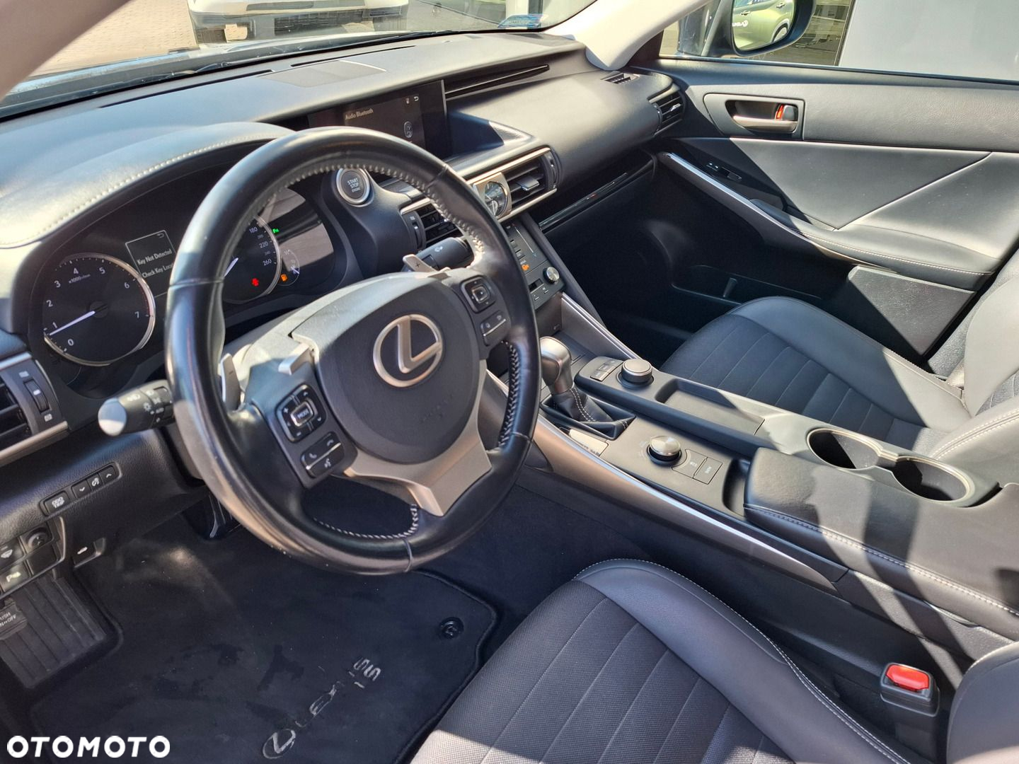 Lexus IS - 10