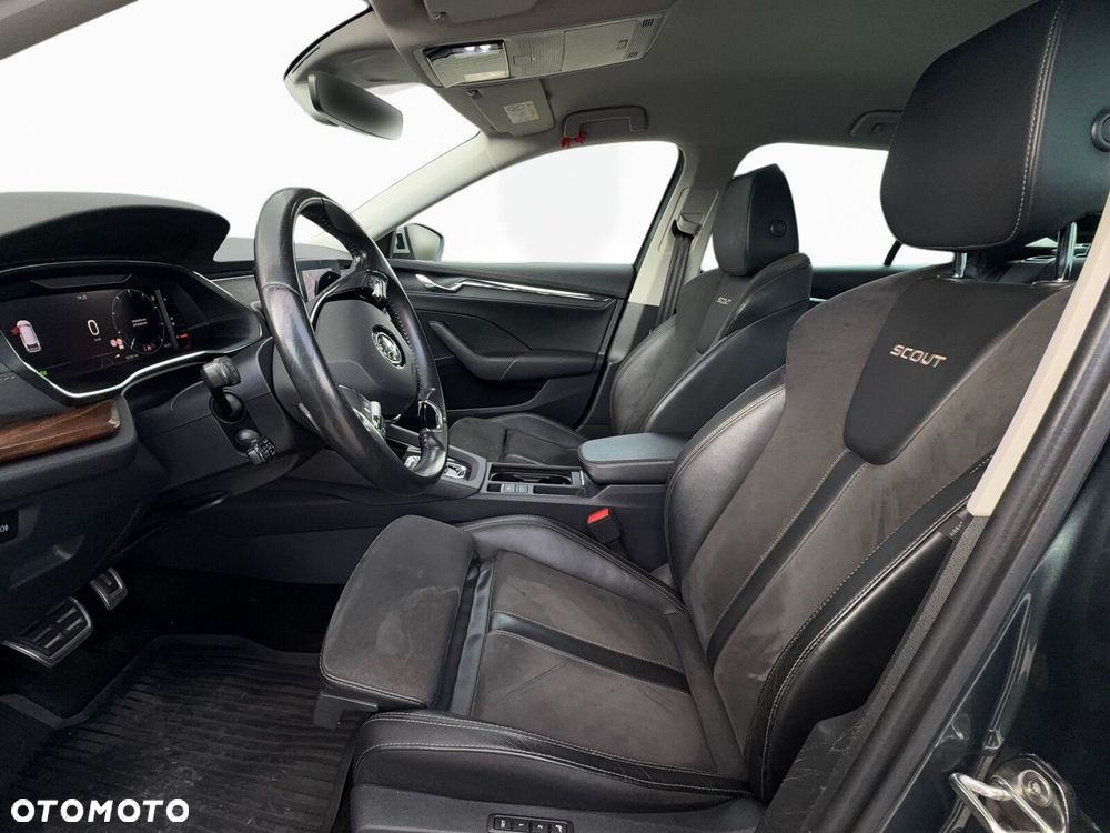 Skoda Octavia 2.0 TDI 4x4 Scout DSG - 16
