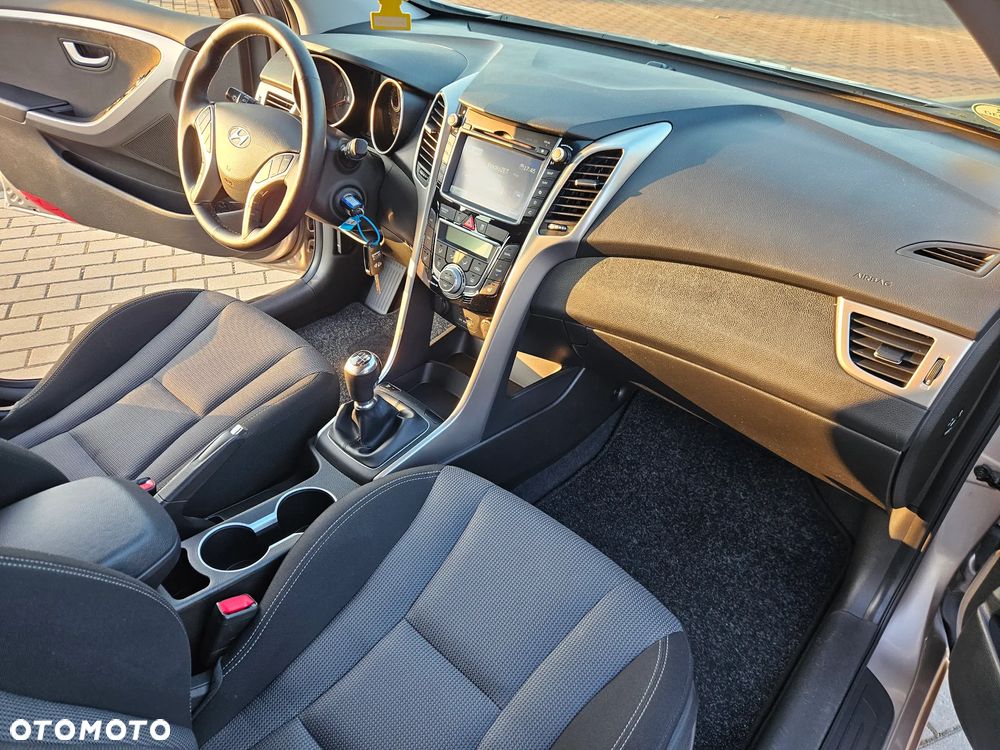 Hyundai i30 blue 1.6 GDI Trend - 10