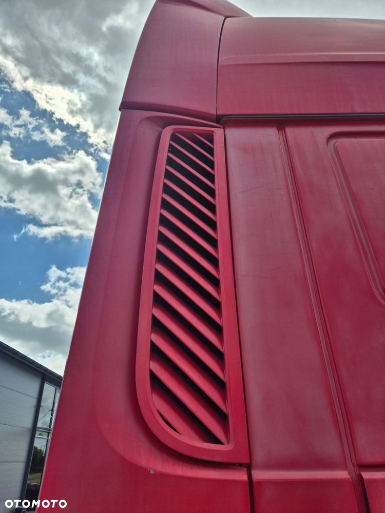 KRATKA WLOTU POWIETRZA KOMINA CZERWONA DAF XF 106 EURO 6 - 1