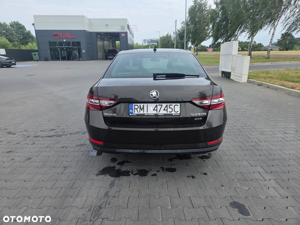 Skoda Superb 2.0 TDI L&K DSG - 5
