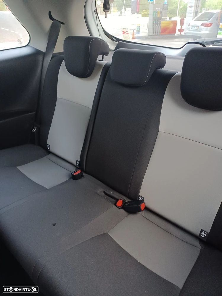 Toyota Yaris 1.0 VVT-i - 9