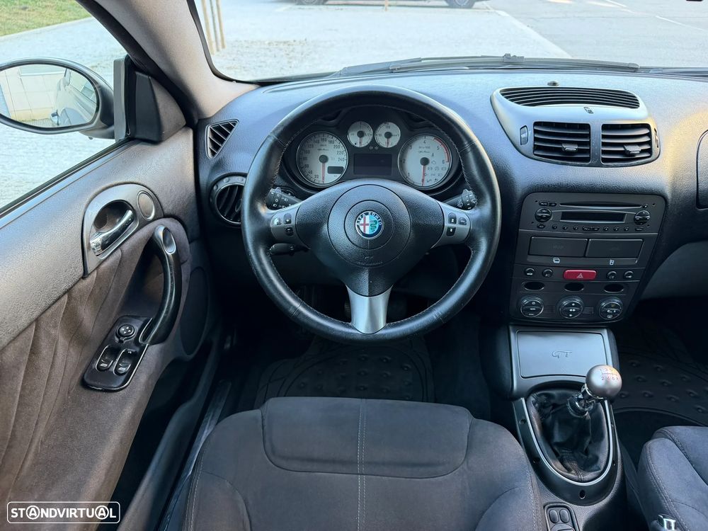 Alfa Romeo GT 1.9 JTD M-JET - 9