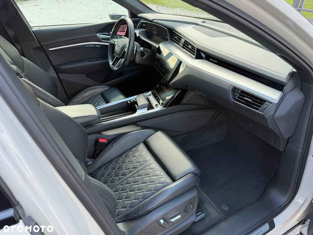 Audi e-tron - 23