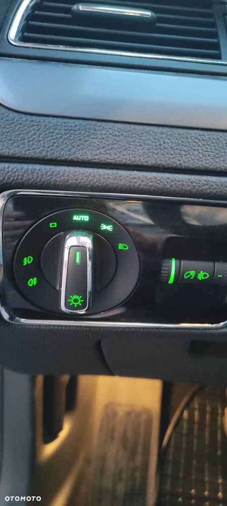 Skoda Superb 2.0 TDI PD Comfort - 12