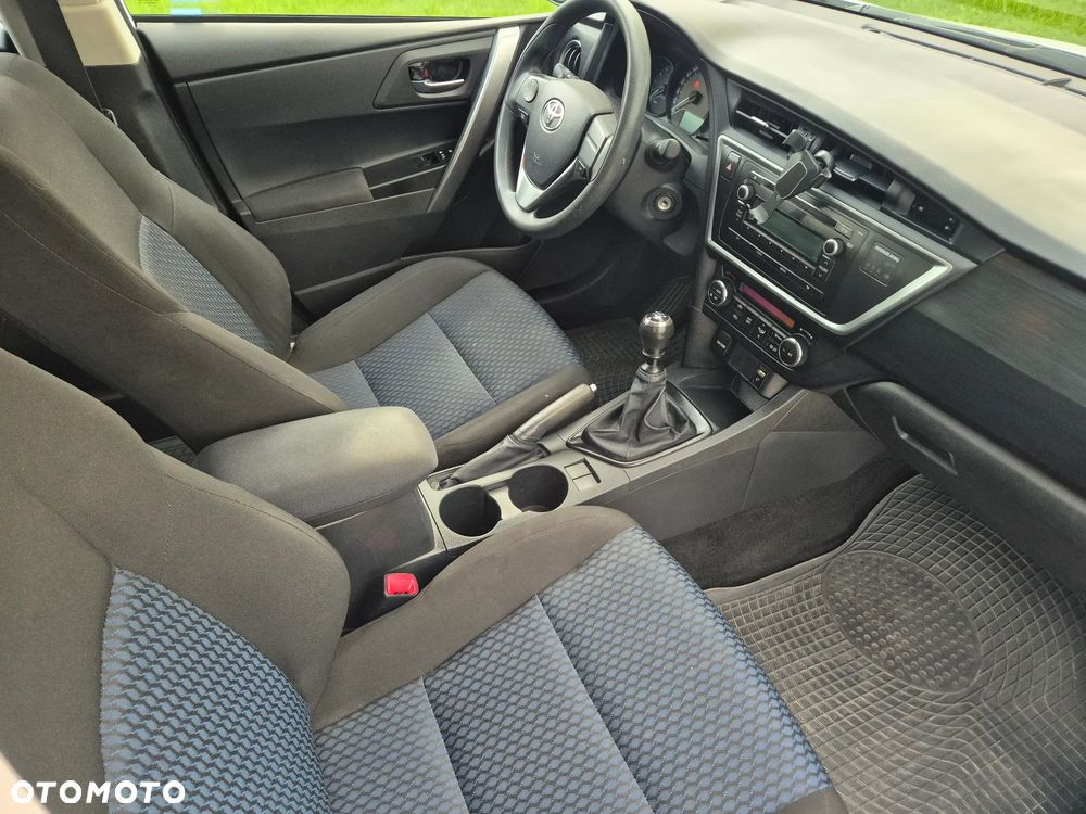 Toyota Auris 1.4 D-4D Active - 5