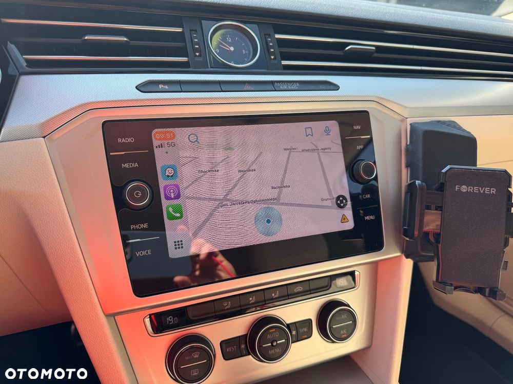 Volkswagen Passat 2.0 TDI SCR Comfortline - 8