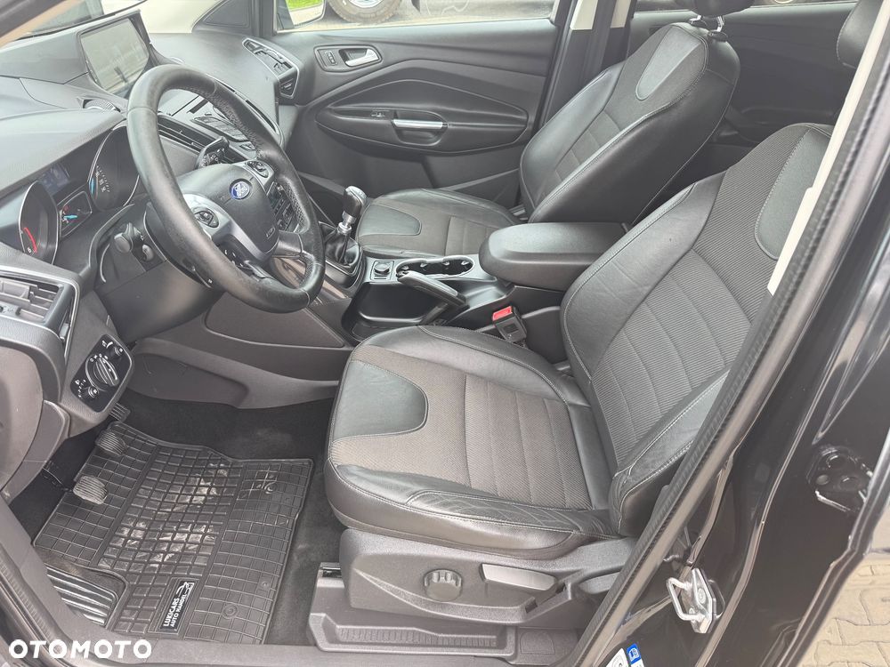 Ford Kuga 2.0 TDCi 2x4 Titanium - 22