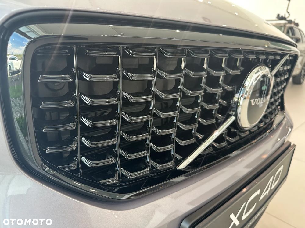 Volvo XC 40 B3 Plus Dark - 23