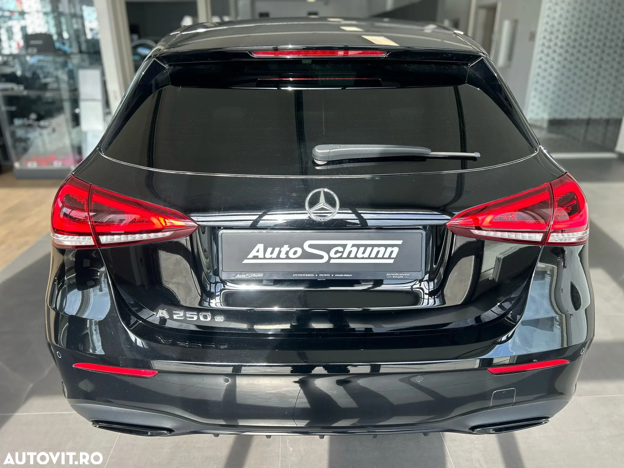 Mercedes-Benz A 250 e 8G-DCT AMG Line - 8