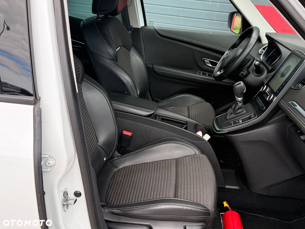Renault Grand Scenic - 10
