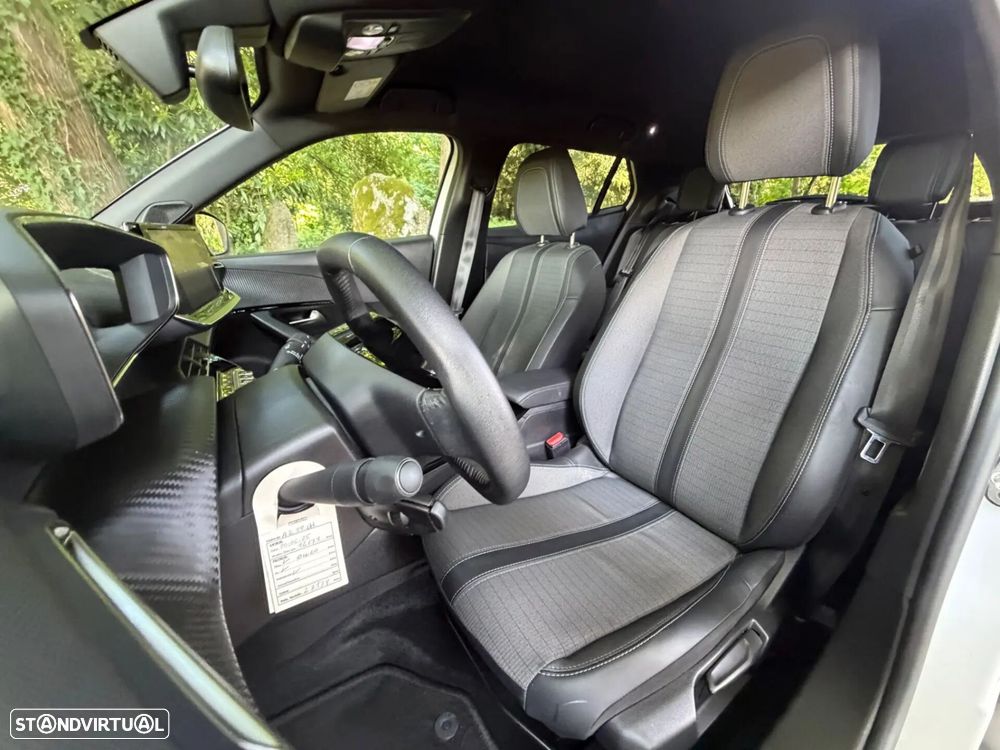 Peugeot 2008 1.2 PureTech Allure - 21