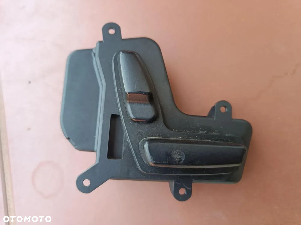 MERCEDES W211 PANEL STEROWANIA FOTELA PRAWEGO 2118211258