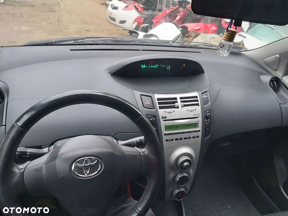 Toyota Yaris II deska poduszka air bag kierowcy pas lewy prawy 5D - 2