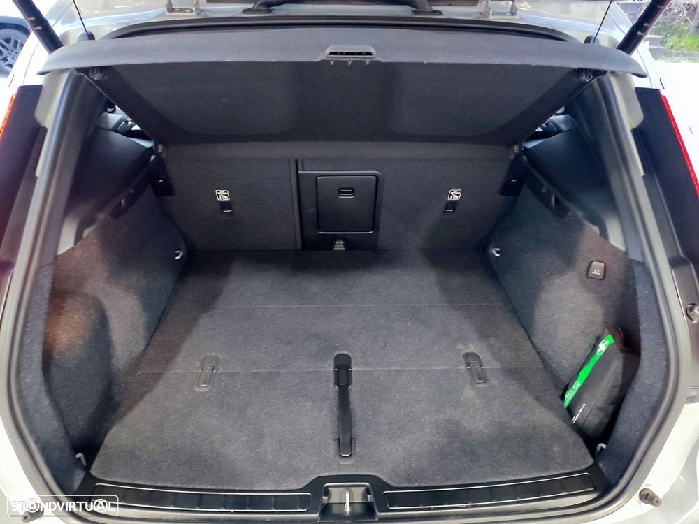 Volvo XC 40 1.5 T2 Plus Dark Auto - 9