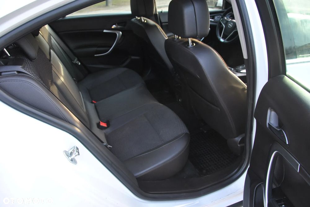 Opel Insignia - 18